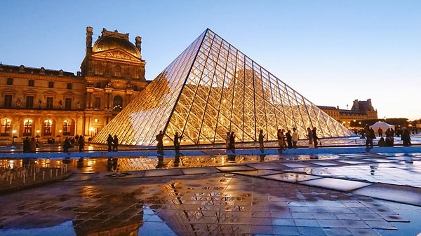 Louvre Soygunu: Napolyon Hazineleri Çalındı