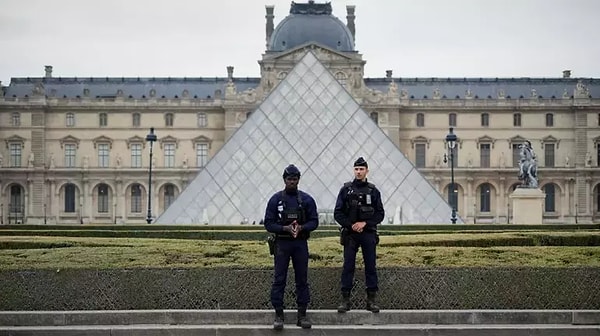 Louvre Soygununda Yakalanan İki Gözaltı