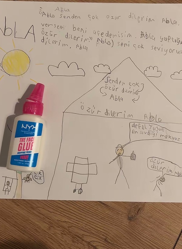 Makyaj Malzemesini Tutkal Sandı, Özür Dilenince Sosyal Medya Güldü: Kardeşlikteki Komik Anlar!