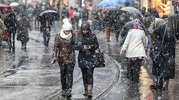 Meteoroloji'den 24 Saatte Sarı Kod Uyarısı: Kuvvetli Yağış ve Kar Bekleniyor