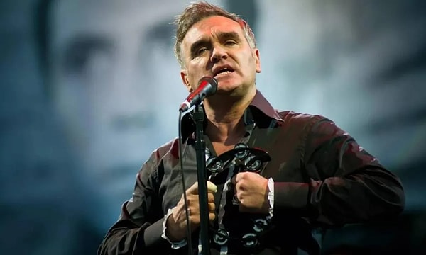 Morrissey’in İsrail Bayrağı Provokasyonu Türkiye Konserlerini Tartışmalı Kıldı