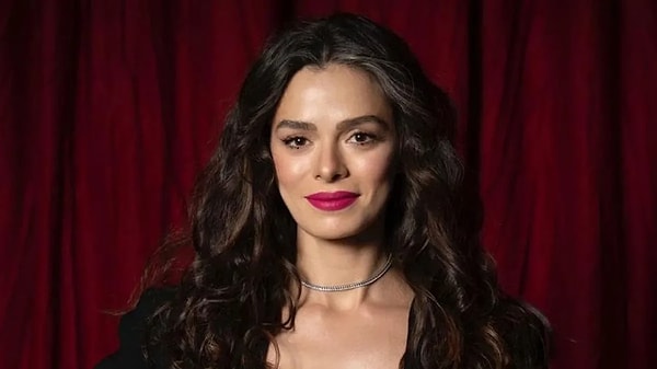Özge Özpirinçci: Kim, Yaşı ve Gözaltı Nedenleri
