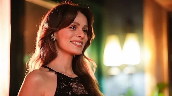 Özge Özpirinçci: Kim, Yaşı ve Gözaltı Nedenleri
