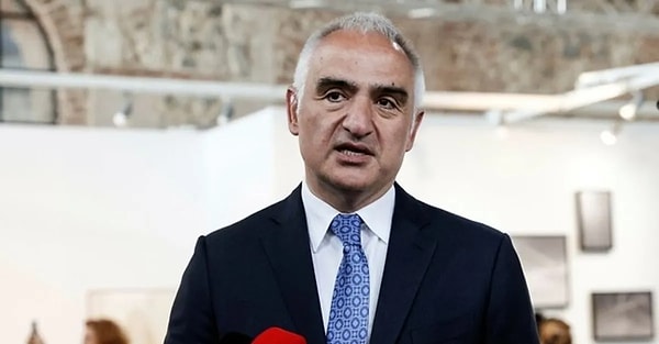 Sinemaseverlere Müjde: Bakan Ersoy Çarşamba Günleri Sinema Biletlerini 120 TL Yapıyor!