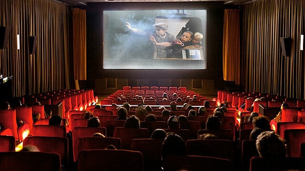 Sinemaseverlere Müjde: Bakan Ersoy Çarşamba Günleri Sinema Biletlerini 120 TL Yapıyor!