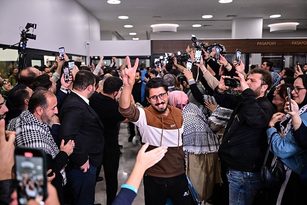 Sumud Aktivistleri 15 Türk Vatandaşı Türkiye’ye Döndü: Gövde Şekline Gerildi