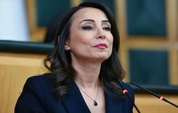 Tülay Hatimoğulları Kimdir? Yaşı ve Kariyeri