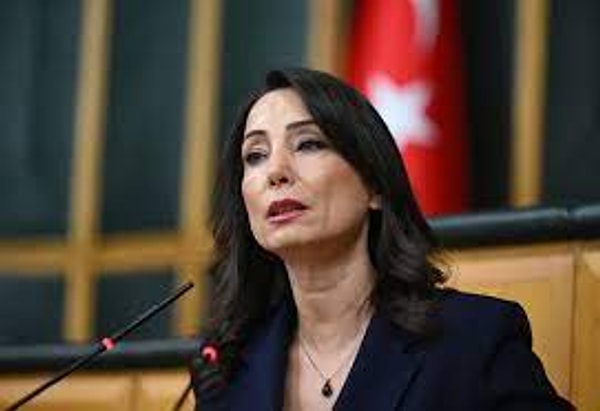 Tülay Hatimoğulları Kimdir? Yaşı ve Kariyeri