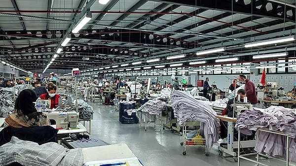 Türkiye'de Tekstil Sektörü Dar Boğazda: 100 Bini Aşan İşsizlik ve Ardında İflas Haberleri