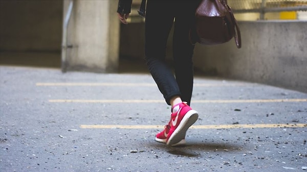Yayalar İçin Hız Sınırı: En Fazla 6 km/sa Yürüyün