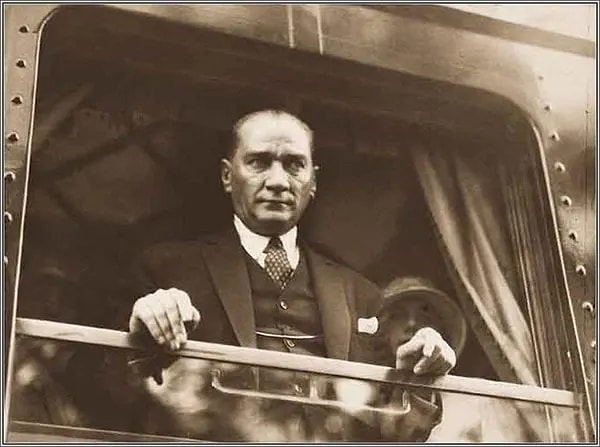 10 Kasım Tatil mi? Atatürk’ü Anma Günü ve Okul-Banka Durumu
