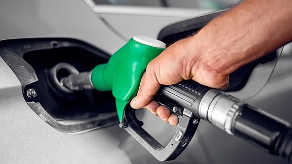 Gece Yarısı Zamı: Benzin ve Motorinde 60 TL Üstü
