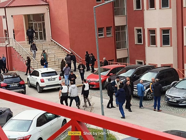 Gümüşhane’de Rehine Krizi: Polis Silahlı Kişiyi İkna Ediyor