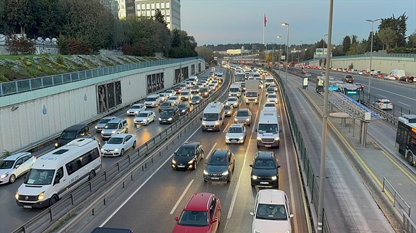 İstanbul Akşam Trafiği: Yüzde 89 Yoğunluk ve Durma Noktası