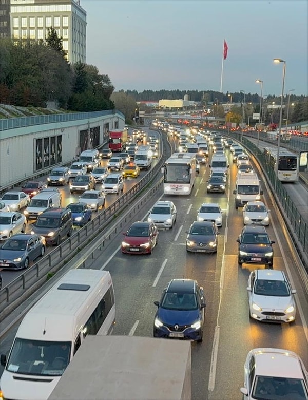 İstanbul Akşam Trafiği: Yüzde 89 Yoğunluk ve Durma Noktası