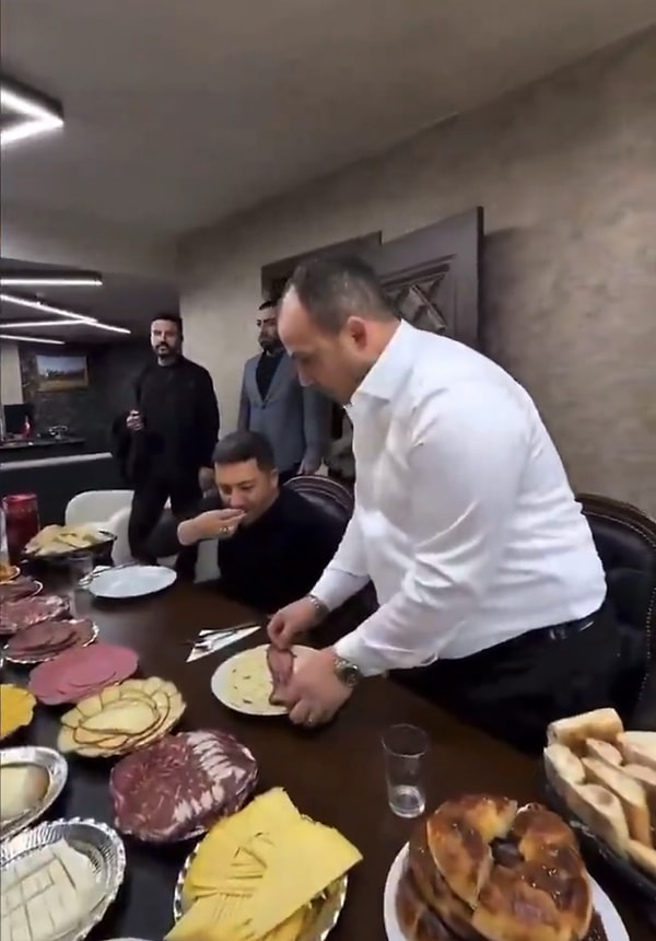 Kuş Sütü Eksik Kahvaltı İçin Belediye Başkanı Tepkisi ve Açıklaması