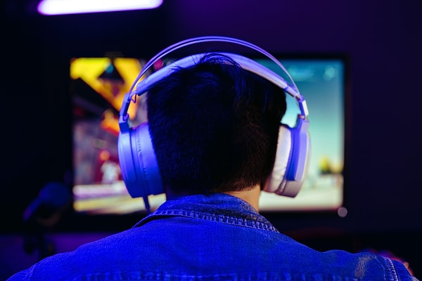 Kuzey Kore'de İlk İnternet Kafe Açıldı: Sevinseler mi, Üzülseler mi? Yabancılarla Oynamak Yasak!