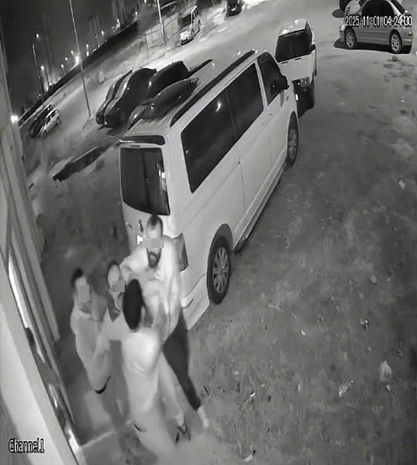 Sosyal Medya Fenomeninin 13 Yaşındaki Oğlu ve Kardeşi Darbedildi