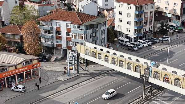 Üst Geçit Görünümünü Taşıt Eden Vatandaşın İddiası