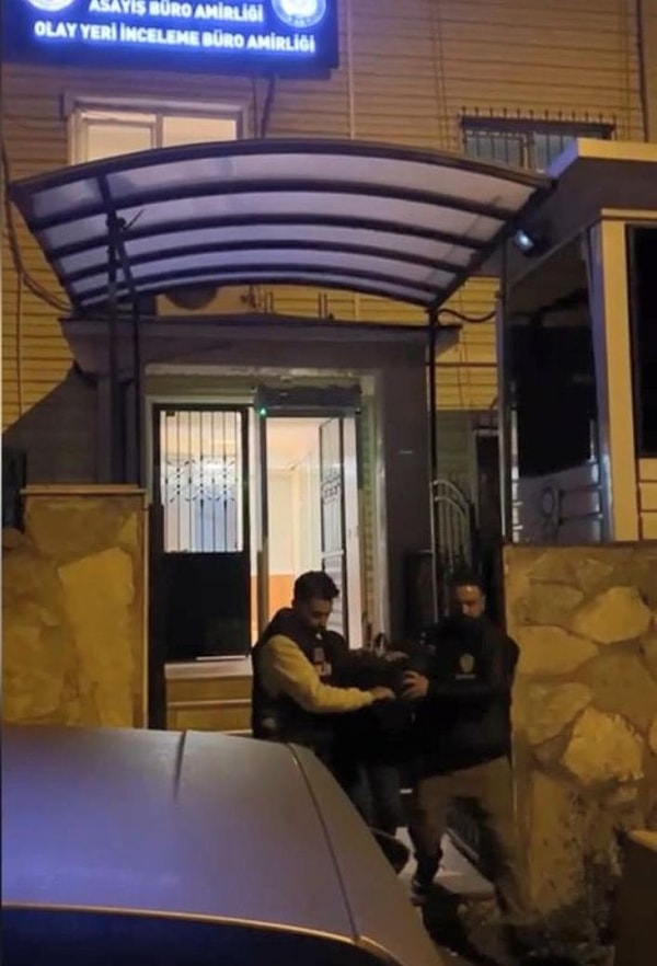 Eşinden Çaldığı Altını Bozdururken Yakalandı